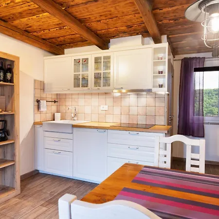 Tourist Farm Red Fairytale Apartment *